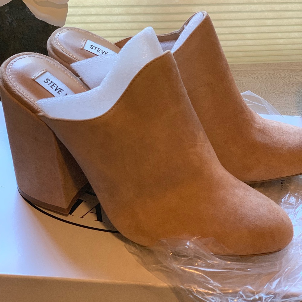 Steve Madden Mules (Camel Suede)